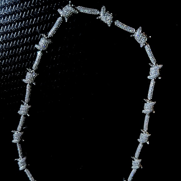 Cernucci Iced Barbed Wire Chain in White Gold - Picture 3 of 3
